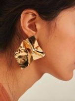 Metallic earrings gold