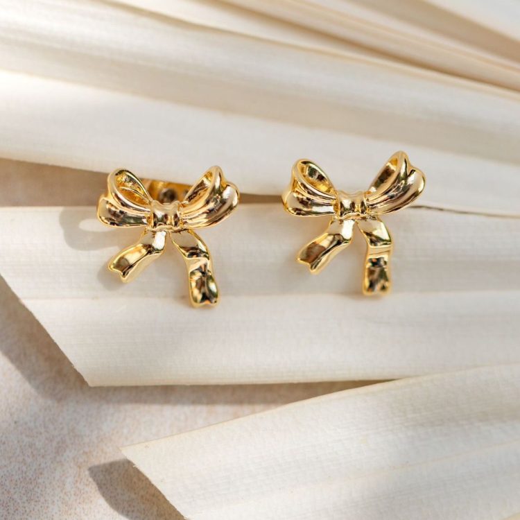 gold bow-shaped earrings